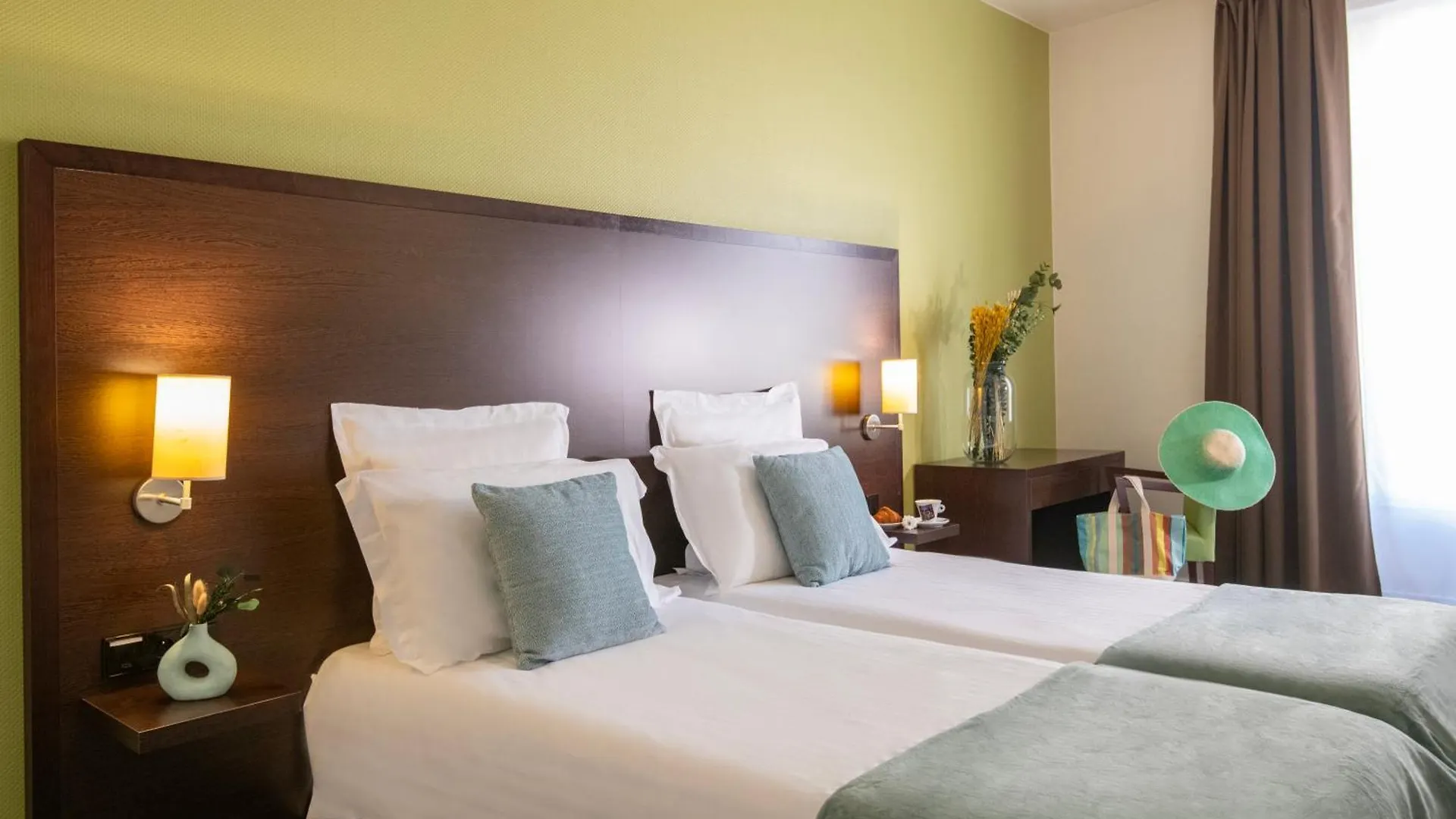 Hotel Vendome Menton - Reouverture 3*,  France